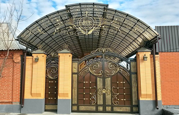 Купить или заказать ворота для дома с навесом - стильные и надежные решения для вашего участка в Лысьве от 41447 руб | ВоротМастер-Лсь